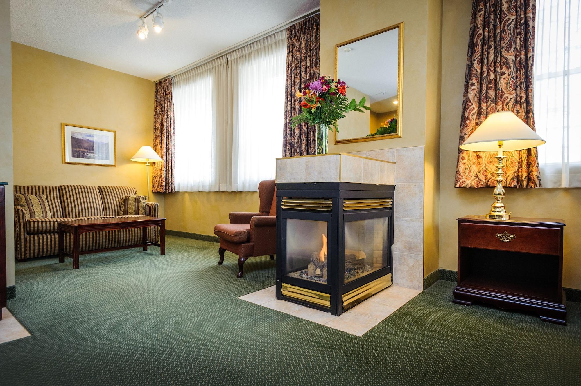 Peterborough Inn & Suites Hotel Extérieur photo