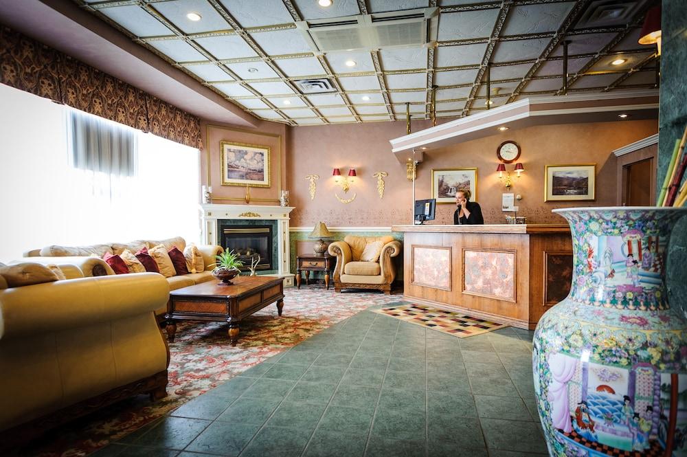 Peterborough Inn & Suites Hotel Extérieur photo
