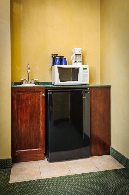 Peterborough Inn & Suites Hotel Chambre photo