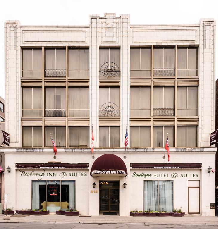 Peterborough Inn & Suites Hotel Extérieur photo