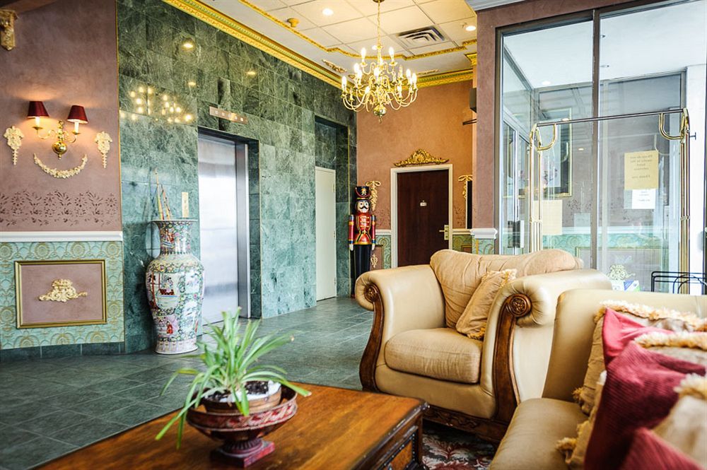 Peterborough Inn & Suites Hotel Extérieur photo