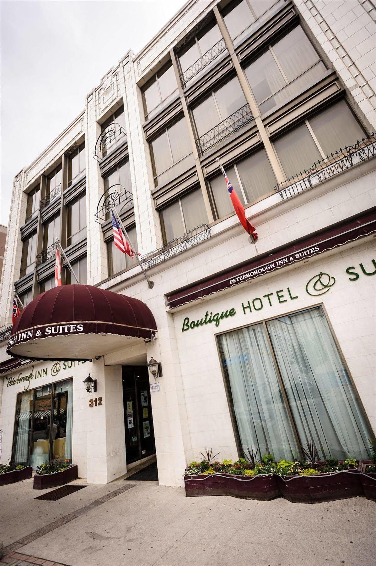Peterborough Inn & Suites Hotel Extérieur photo