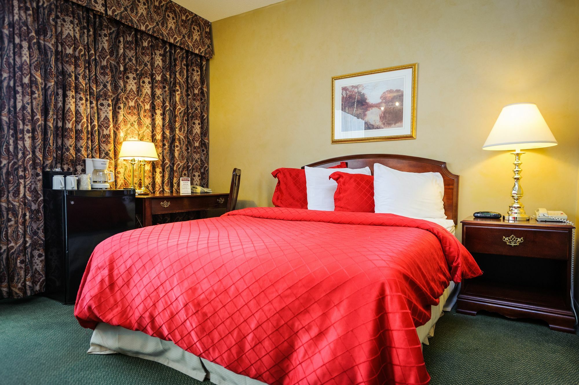 Peterborough Inn & Suites Hotel Extérieur photo